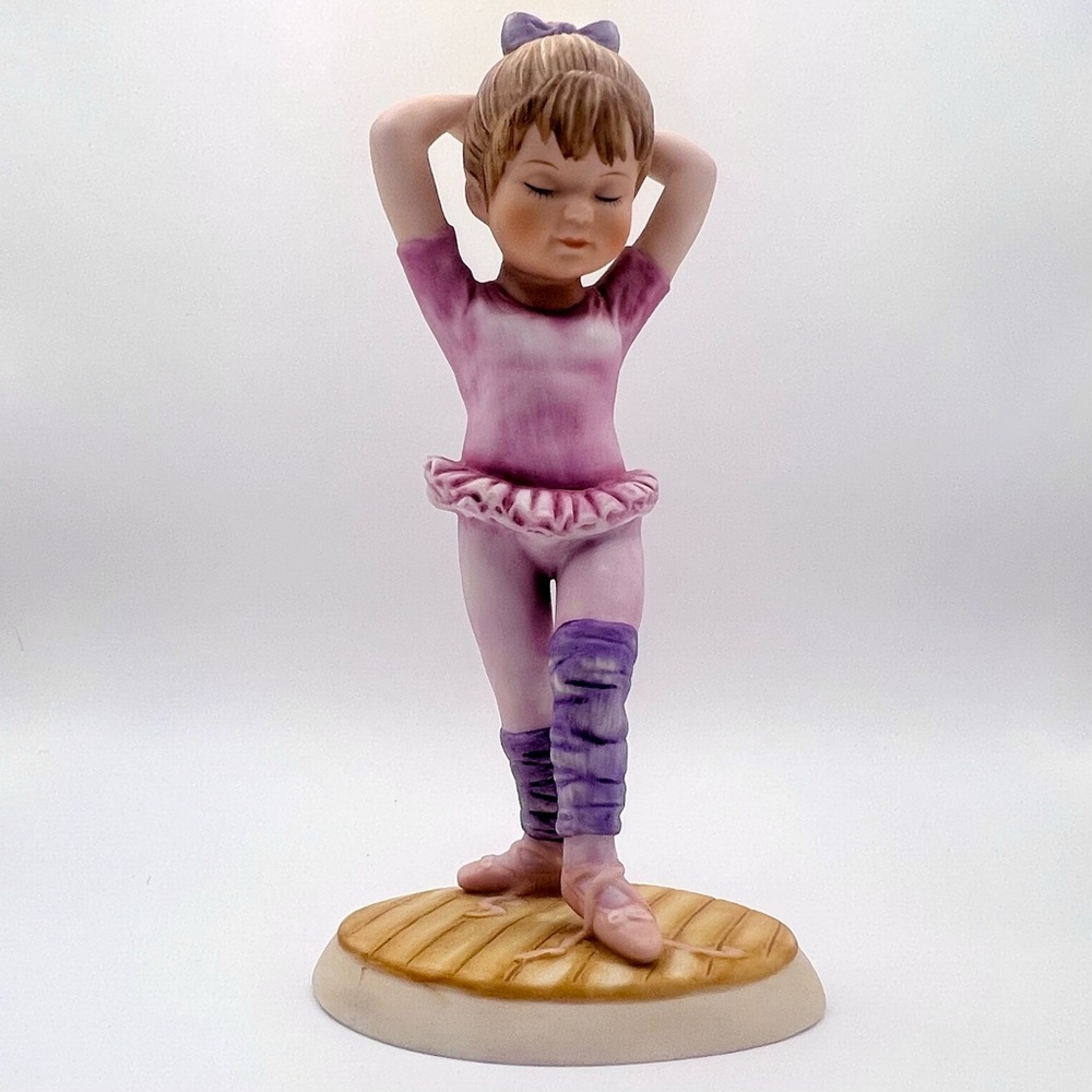 LENOX Japan Porcelain Collection Tuesday’s Child Ballerina